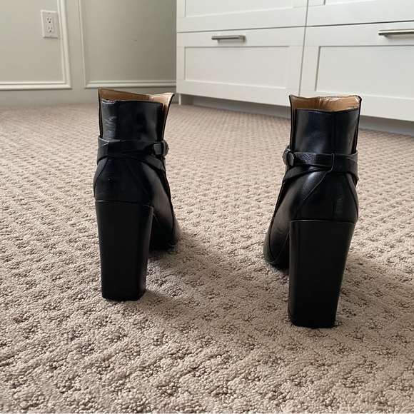 Women’s Banana Republic heels size 6 US - Picture 2 of 4